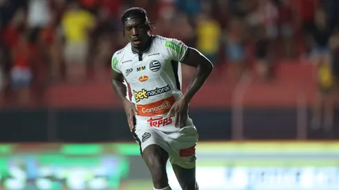 Ronaldo Tavares, do Athletic. Foto: Marlon Costa/AGIF