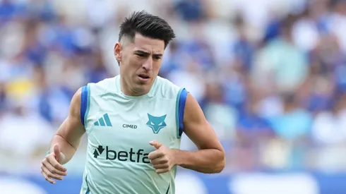 Lucas Villalba jogador do Cruzeiro durante aquecimento antes da partida contra o Juventude no estadio Mineirao pelo campeonato Brasileiro A 2025.