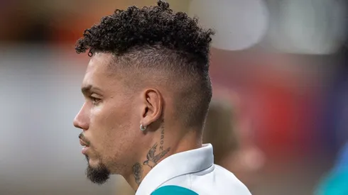 Paulinho ficou quase um ano afastado no Palmeiras