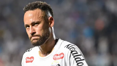 Neymar em campo pelo Santos. Foto: Jota Erre/AGIF