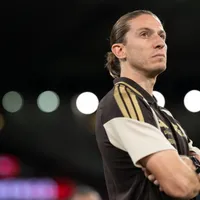 Filipe Luís pode voltar à pauta do Chelsea
