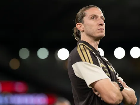 Filipe Luís pode voltar à pauta do Chelsea