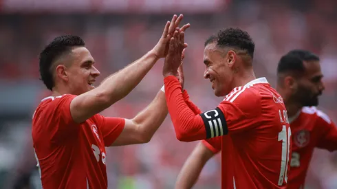 Borré e Alan Patrick em campo pelo Inter. Foto: Maxi Franzoi/AGIF