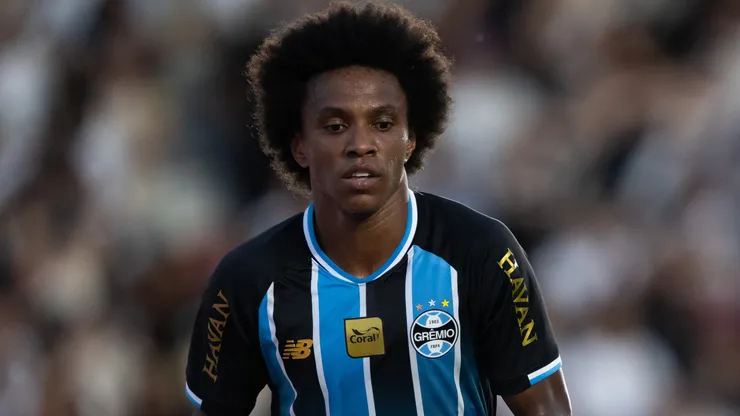 Willian jogador do Grêmio durante partida contra o Vasco no estádio São Januário pelo campeonato Brasileiro A 2026. Foto: Jorge Rodrigues/AGIF