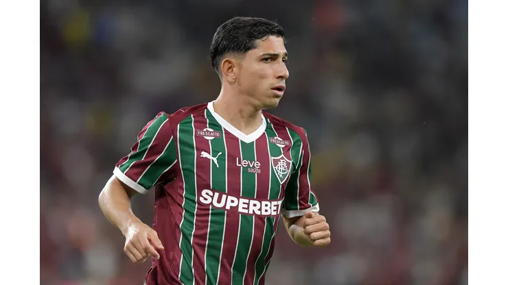 RJ - RIO DE JANEIRO - 12/04/2026 - BRASILEIRO A 2026, FLUMINENSE X FLAMENGO - Savarino jogador do Fluminense durante partida contra o Flamengo no estadio Maracana pelo campeonato Brasileiro A 2026. Foto: Thiago Ribeiro/AGIF