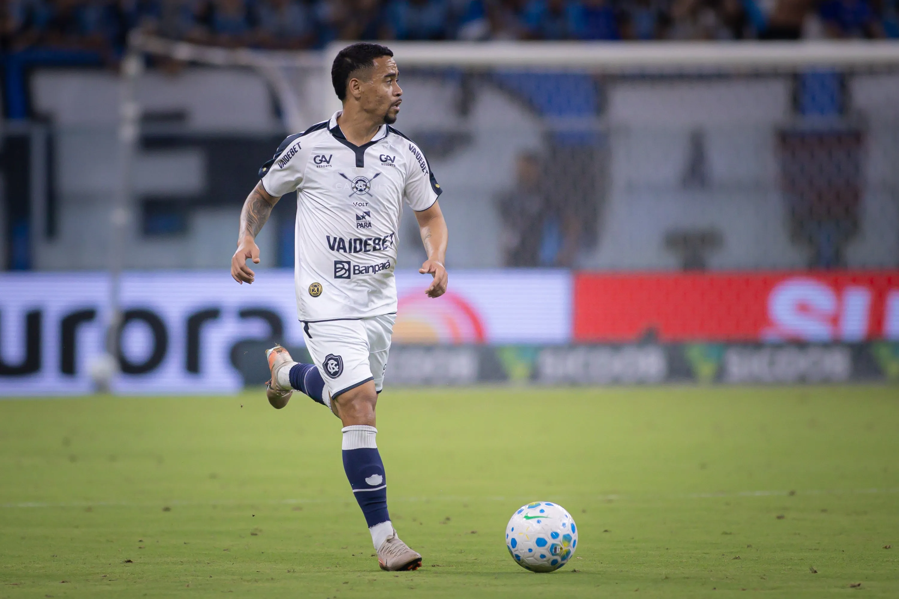 Yago Pikachu jogador do Remo durante partida contra o Gremio no estadio Arena do Gremio pelo campeonato Brasileiro A 2026. Foto: Maxi Franzoi/AGIF