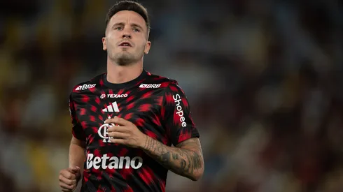 Saul jogador do Flamengo durante aquecimento antes da partida contra o Vitoria no estadio Maracana pelo campeonato Brasileiro A 2025.