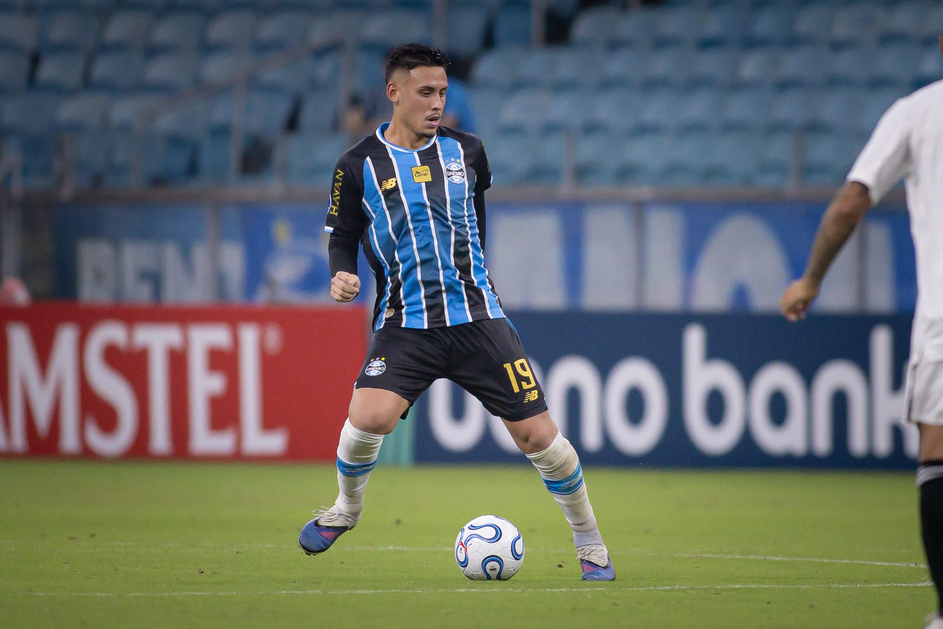 RS – PORTO ALEGRE – 14/04/2026 – COPA SUL-AMERICANA 2026, GREMIO X DEPORTIVO RIESTRA – Erick Noriega jogador do Gremio durante partida contra o Deportivo Riestra no estadio Arena do Gremio pelo campeonato Copa Sul-Americana 2026. Foto: Maxi Franzoi/AGIF