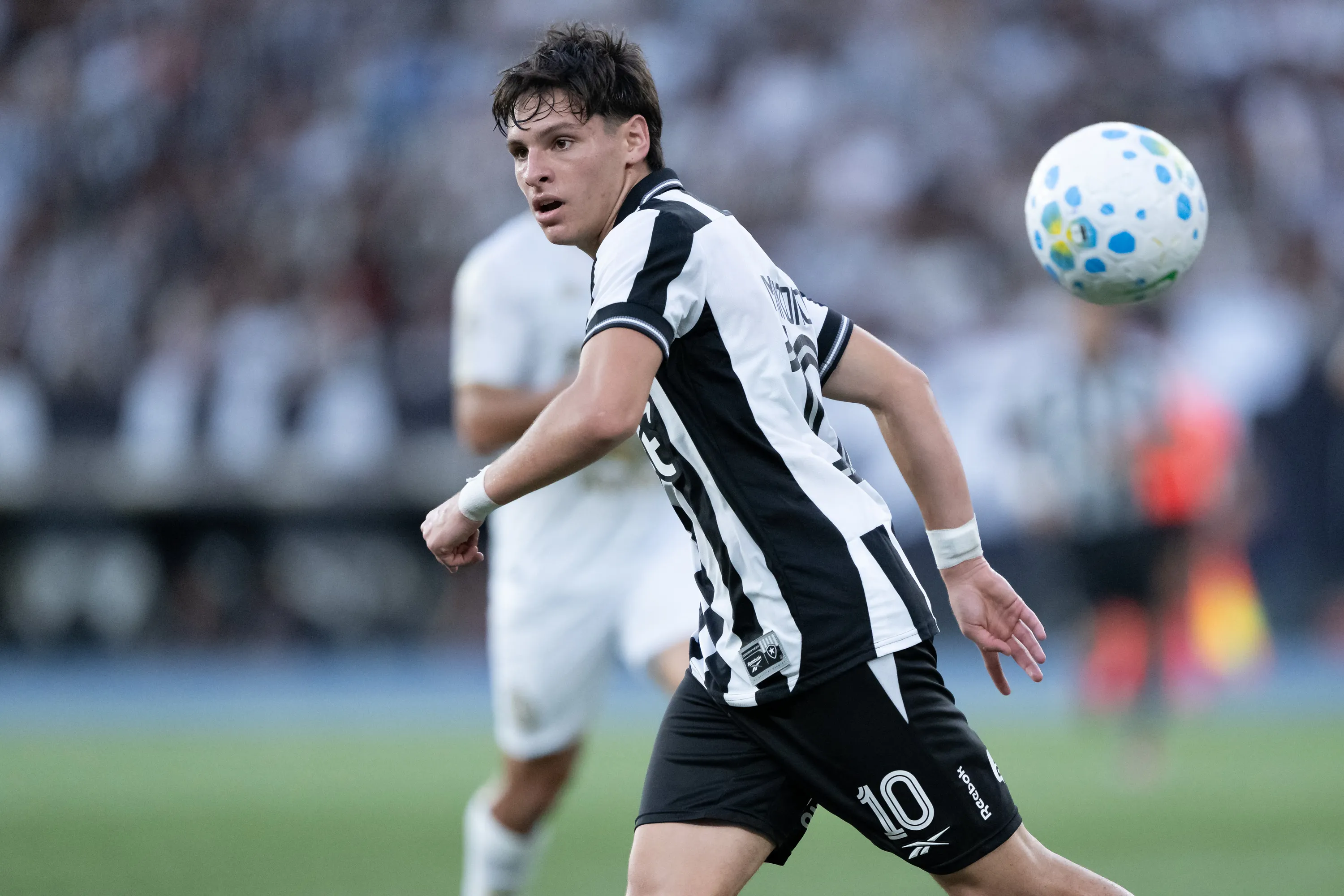RJ – RIO DE JANEIRO – 21/04/2026 – COPA DO BRASIL 2026, BOTAFOGO X CHAPECOENSE – Montoro jogador do Botafogo durante partida contra o Chapecoense no estadio Engenhao pelo campeonato Copa Do Brasil 2026. Foto: Jorge Rodrigues/AGIF