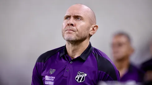 Mozart, técnico do Ceará. Foto: Baggio Rodrigues/AGIF