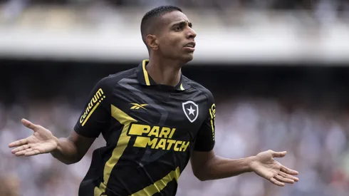 Victor Sá nos tempos de Botafogo em 2024. Foto: Jorge Rodrigues/AGIF