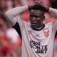 Corinthians e Flamengo miram Viveros, do Athletico-PR