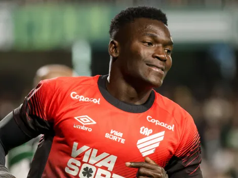 Corinthians entra em disputa com o Flamengo e Viveros, do Athletico-PR