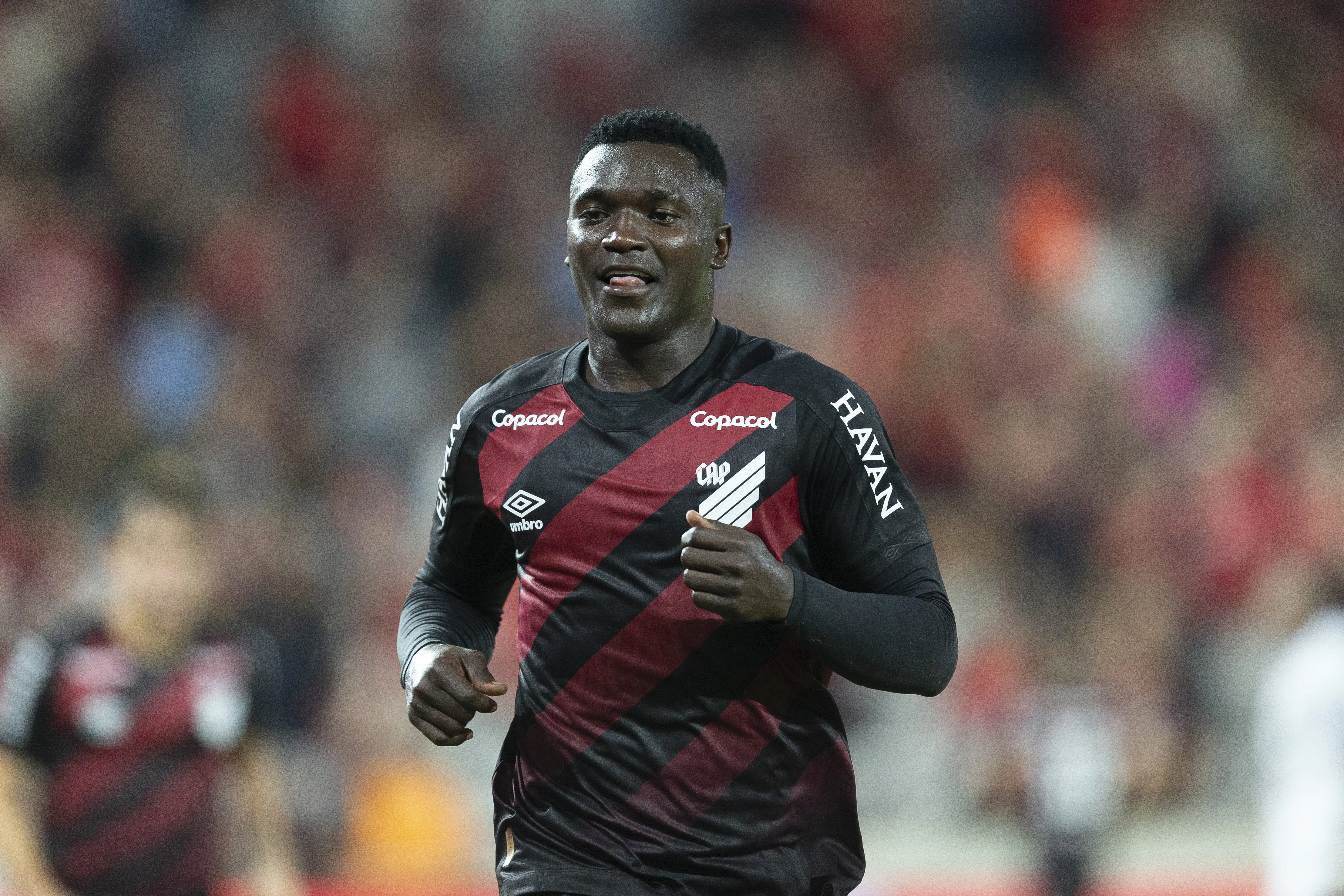 PR – CURITIBA – 29/03/2026 – BRASILEIRO A 2026, ATHLETICO-PR X BOTAFOGO – Viveros jogador do Athletico-PR comemora seu gol durante partida contra o Botafogo no estadio Arena da Baixada pelo campeonato Brasileiro A 2026. Foto: Hedeson Alves/AGIF