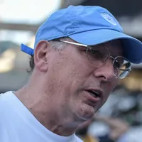 Textor reúne elenco do Botafogo e é questionado sobre salários