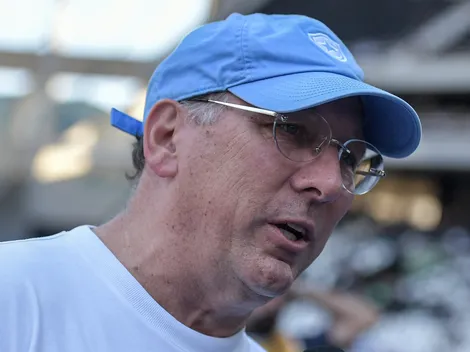 Textor reúne elenco do Botafogo e é questionado sobre salários