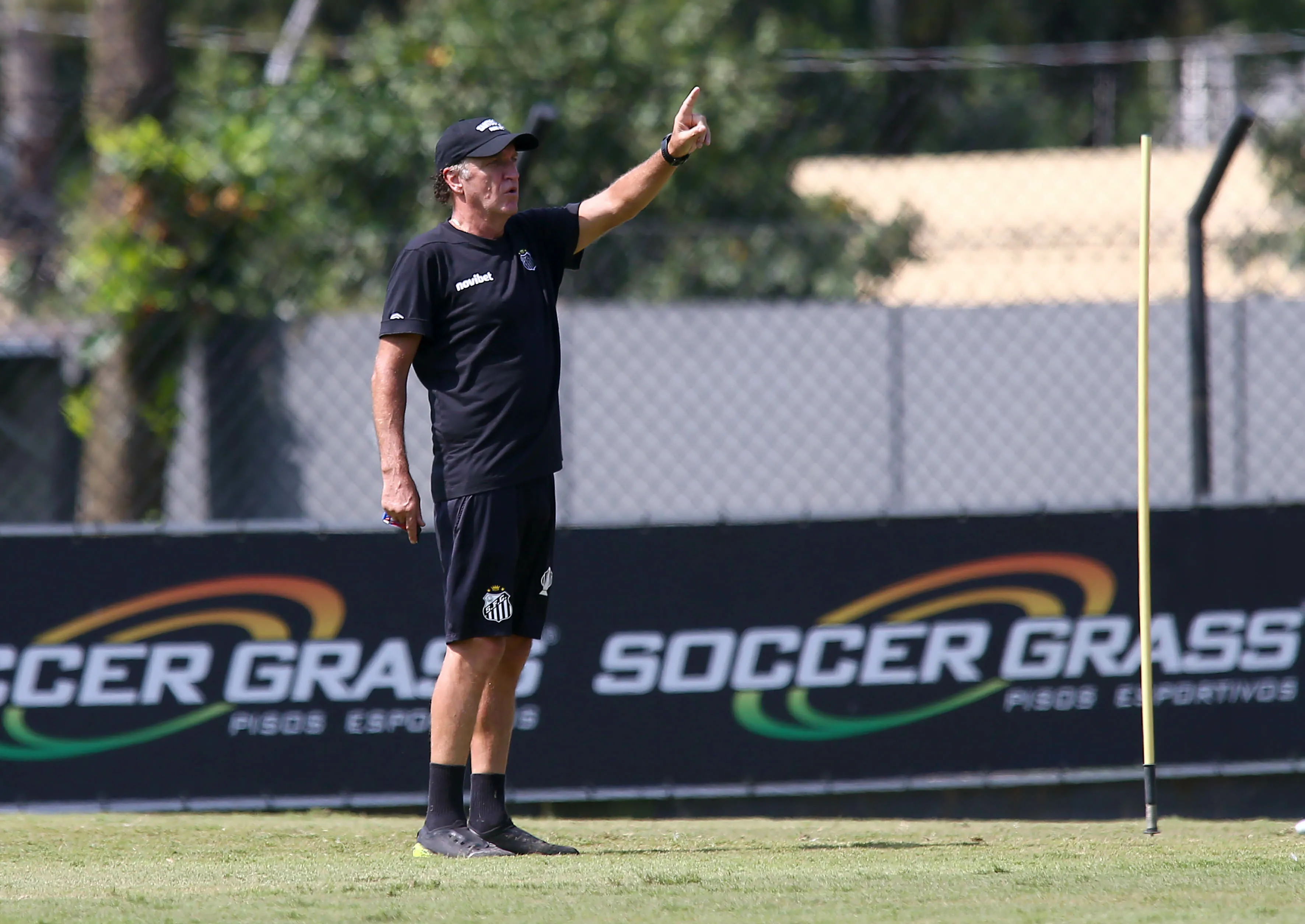 Cuca, técnico do Santos, durante treino no Centro de Treinamento CT Rei Pele. Foto: Mauricio De Souza/AGIF