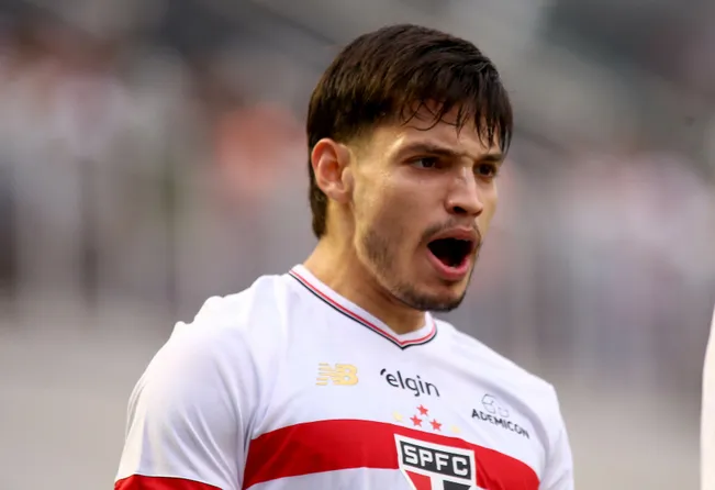 Bobadilla comemora gol durante partida contra o Juventude no Campeonato Brasileiro de 2025. Foto: Mauricio De Souza/AGIF