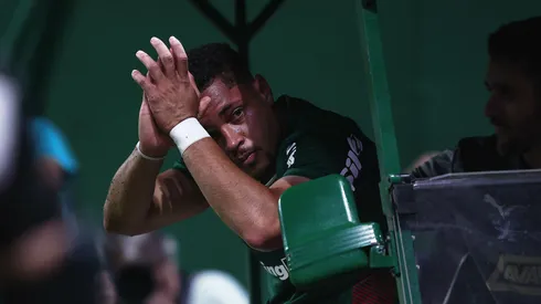 Vitor Roque preocupa no Palmeiras.