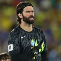 Alisson tem entrave para fechar com a Juventus