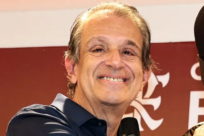 Presidente do Flamengo durante homenagem a Pedro no Ninho do Urubu. Foto: Gilvan de Souza/Flamengo