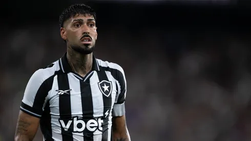 Barboza, zagueiro do Botafogo. Foto: Jorge Rodrigues/AGIF