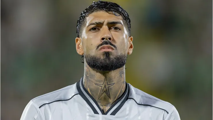 Alexander Barboza durante confronto contra a Chapecoense no Brasileirão de 2026.