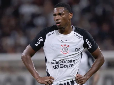 André treina e pode jogar em Corinthians x Vasco