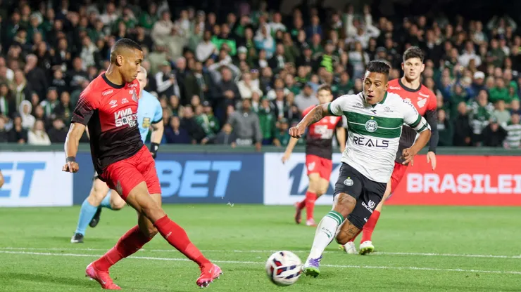 Sebastián Gómez, jogador do Coritiba. Foto: Robson Mafra/AGIF
