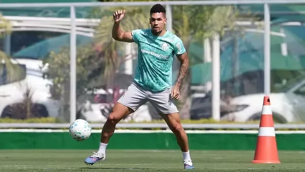 Paulinho treinando no Palmeiras. Foto: Cesar Greco
