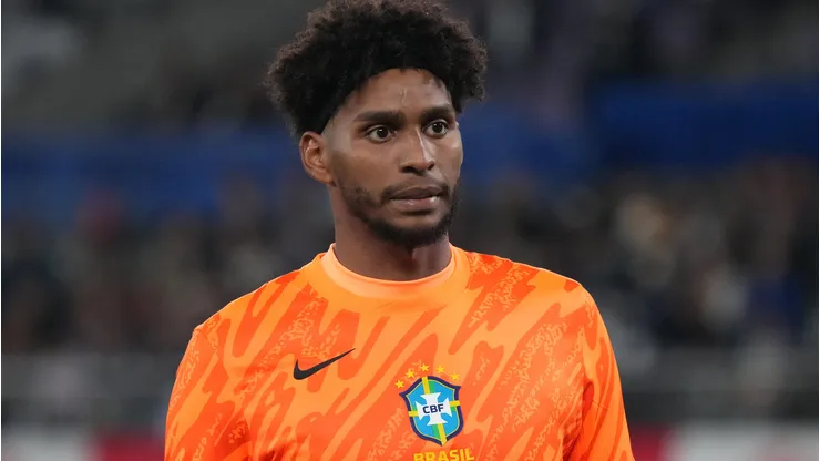 Hugo Souza durante amistoso contra o Japão em outubro de 2025.