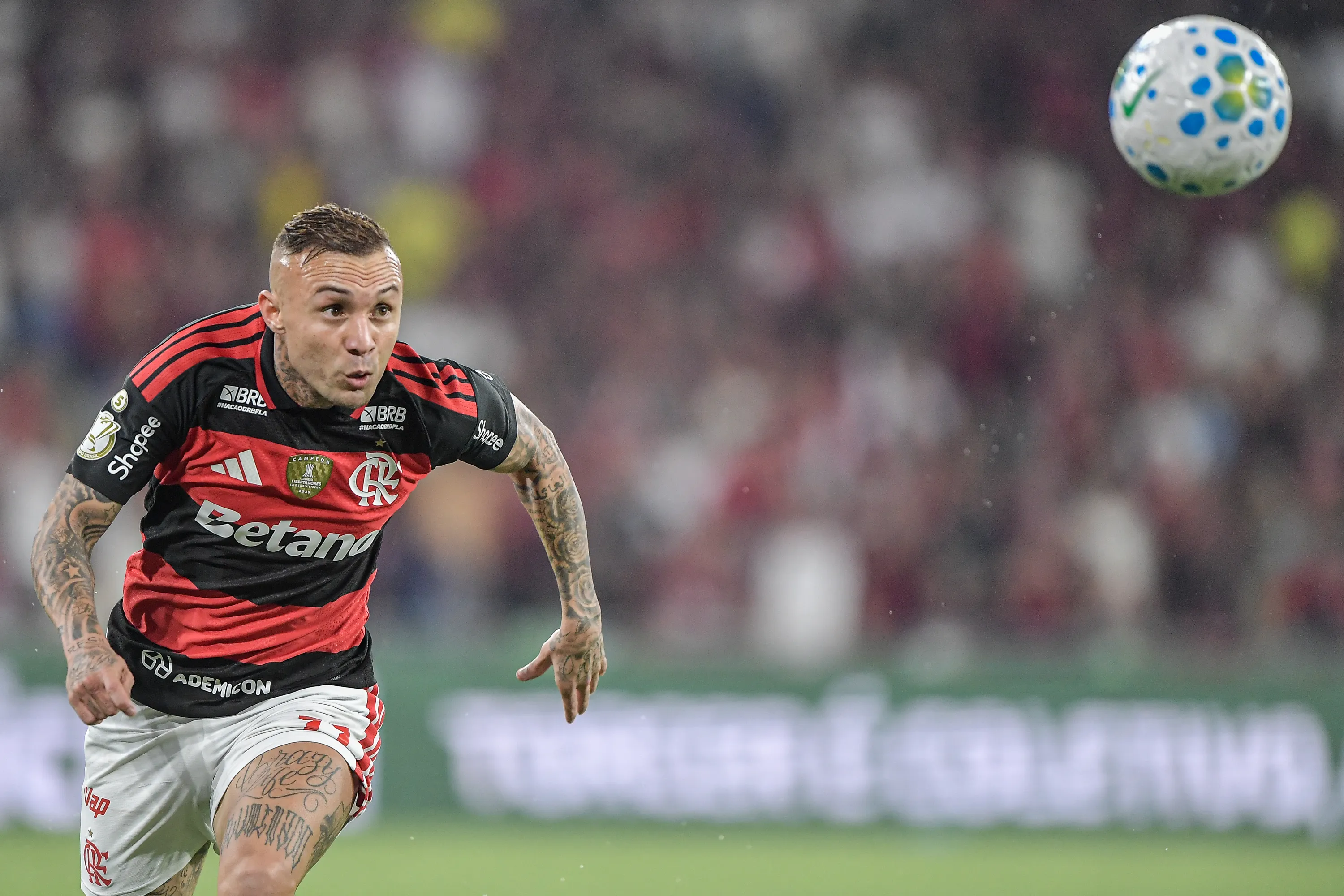Everton Cebolinha jogador do Flamengo durante partida contra o Vitoria no estadio Maracana pelo campeonato Copa Do Brasil 2026. Foto: Thiago Ribeiro/AGIF