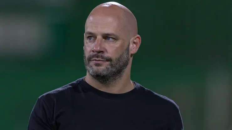 Franclim Carvalho durante confronto contra a Chapecoense no Campeonato Brasileiro de 2026.