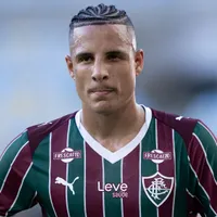 Arana, Freytes, Jemmes e Nonato estão pendurados contra a Chapecoense