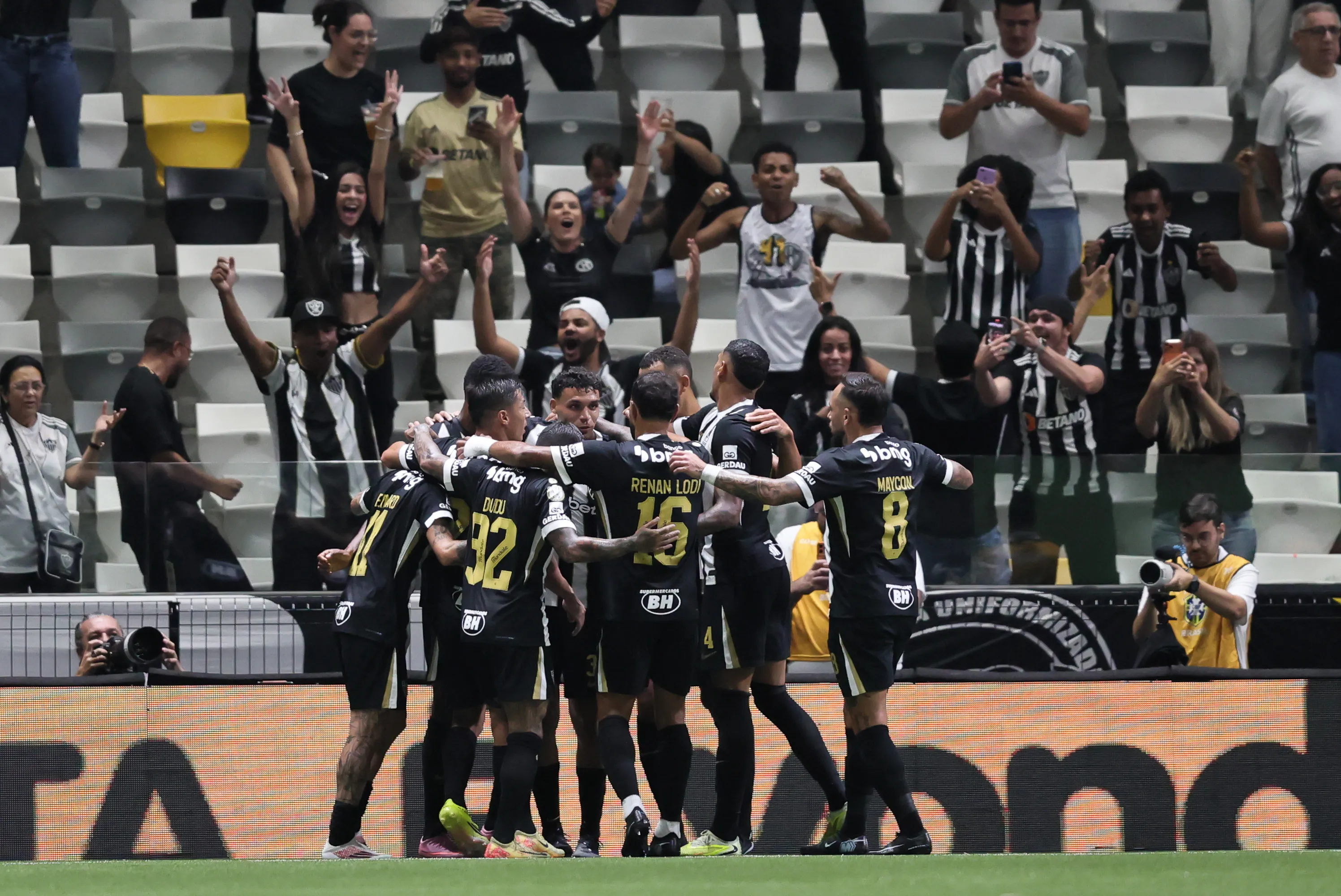 MG – BELO HORIZONTE – 23/04/2026 – COPA DO BRASIL 2026, ATLETICO X CEARA -Cassierra jogador do Atletico comemora seu gol durante partida contra o Ceara no estadio Arena MRV pelo campeonato Copa Do Brasil 2026. Foto: Gilson Lobo/AGIF