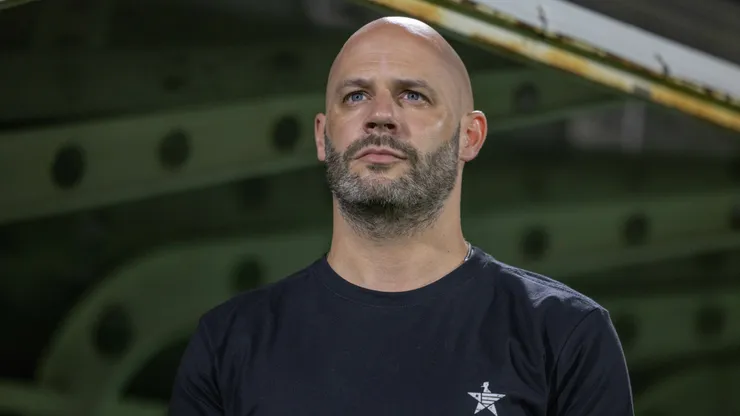 Franclim Carvalho tecnico do Botafogo durante partida contra o Chapecoense no estadio Arena Conda pelo campeonato Brasileiro A 2026. Foto: Liamara Polli/AGIF
