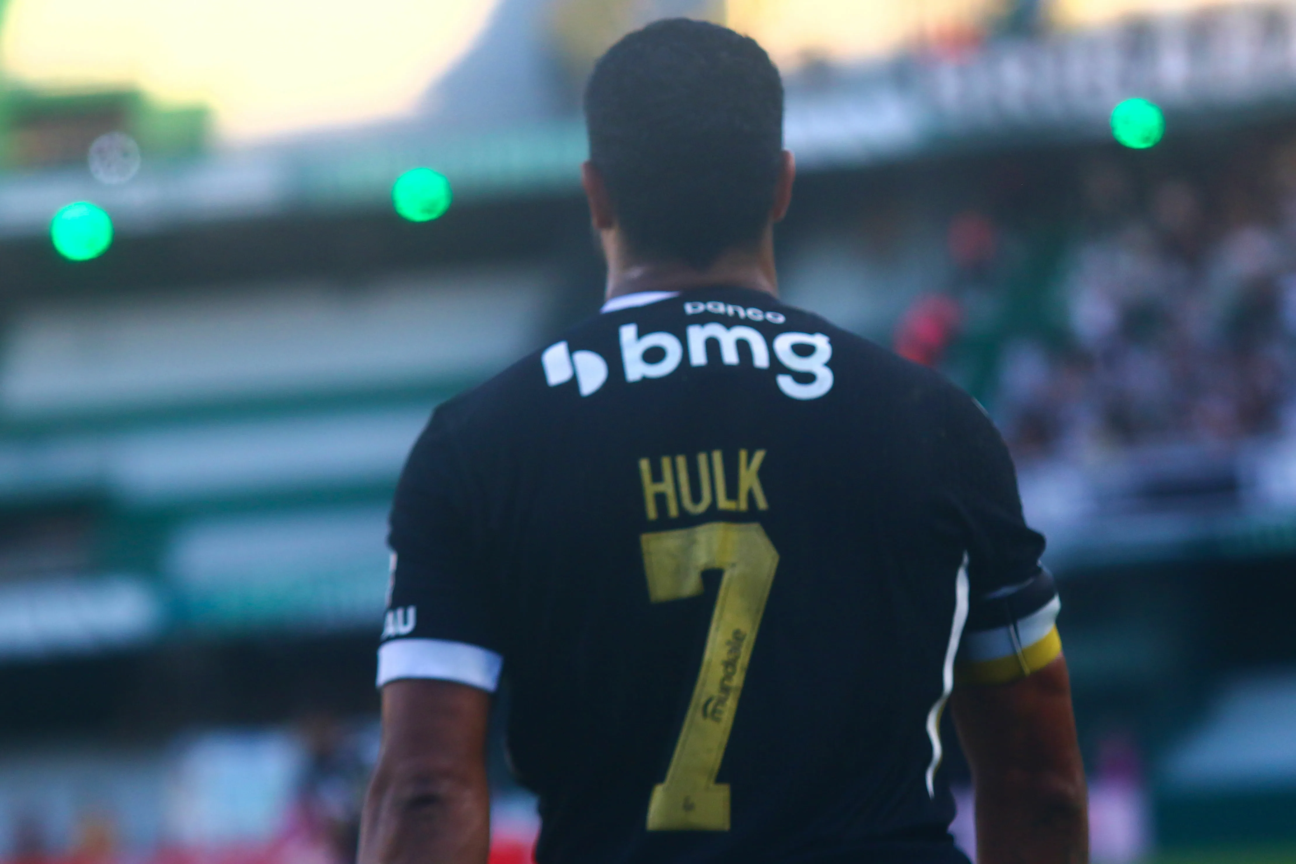 Hulk jogador do Atletico-MG durante partida contra o Coritiba no estadio Couto Pereira pelo campeonato Brasileiro A 2026. Foto: Gabriel Machado/AGIF
