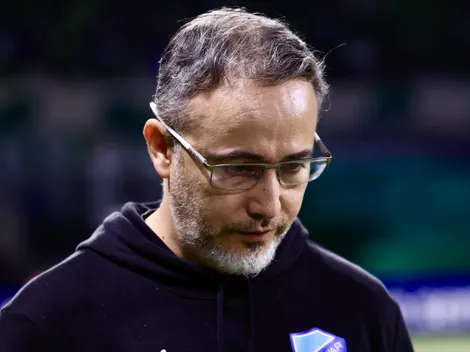 Bolívar demite técnico Flavio Robatto antes de enfrentar Fluminense