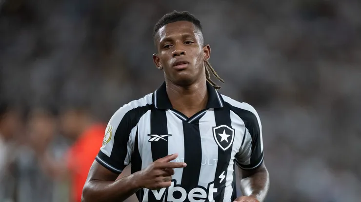 Danilo jogador do Botafogo durante partida contra o Chapecoense no estadio Engenhao pelo campeonato Copa Do Brasil 2026. Foto: Jorge Rodrigues/AGIF