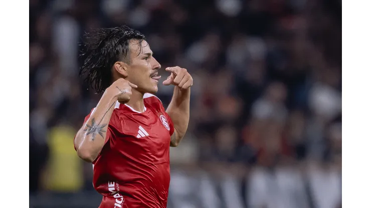 Bernabei jogador do Internacional comemora seu gol durante partida contra o Corinthians no estadio Arena Corinthians pelo campeonato Brasileiro A 2026. Foto: Ettore Chiereguini/AGIF