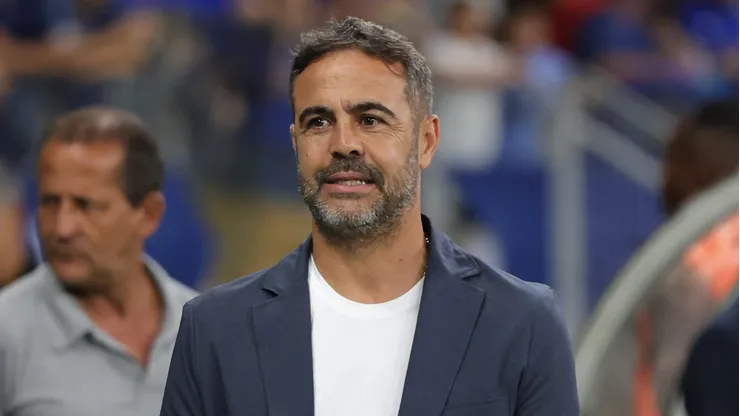 Artur Jorge tecnico do Cruzeiro durante partida contra o Vitoria no estadio Mineirao pelo campeonato Brasileiro A 2026. Foto: Gilson Lobo/AGIF