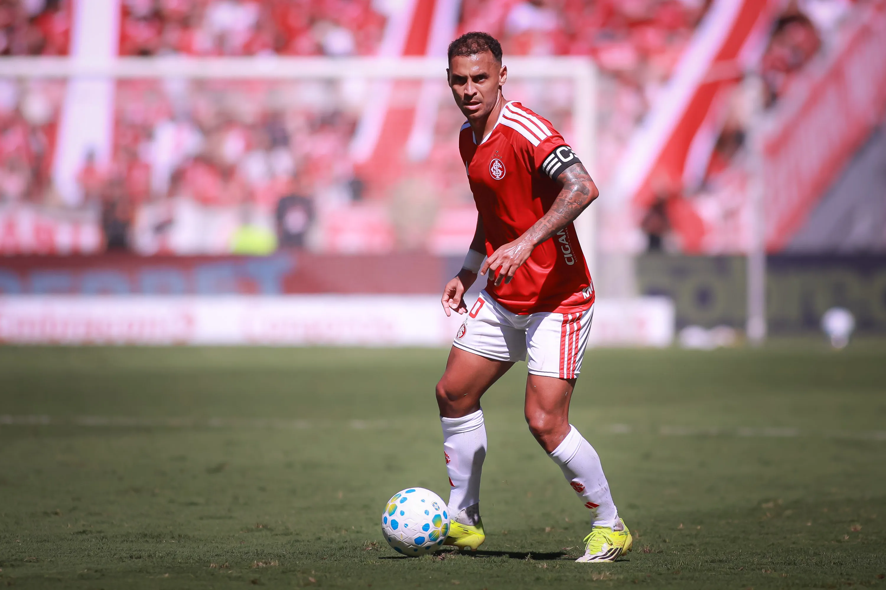 Alan Patrick jogador do Internacional durante partida contra o Mirassol no estadio Beira-Rio pelo campeonato Brasileiro A 2026. Foto: Maxi Franzoi/AGIF