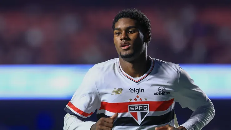 Lucas Ferreira jogador do São Paulo durante partida contra o Fortaleza no estádio Morumbi pelo campeonato Brasileiro A 2025. Foto: Marcello Zambrana/AGIF