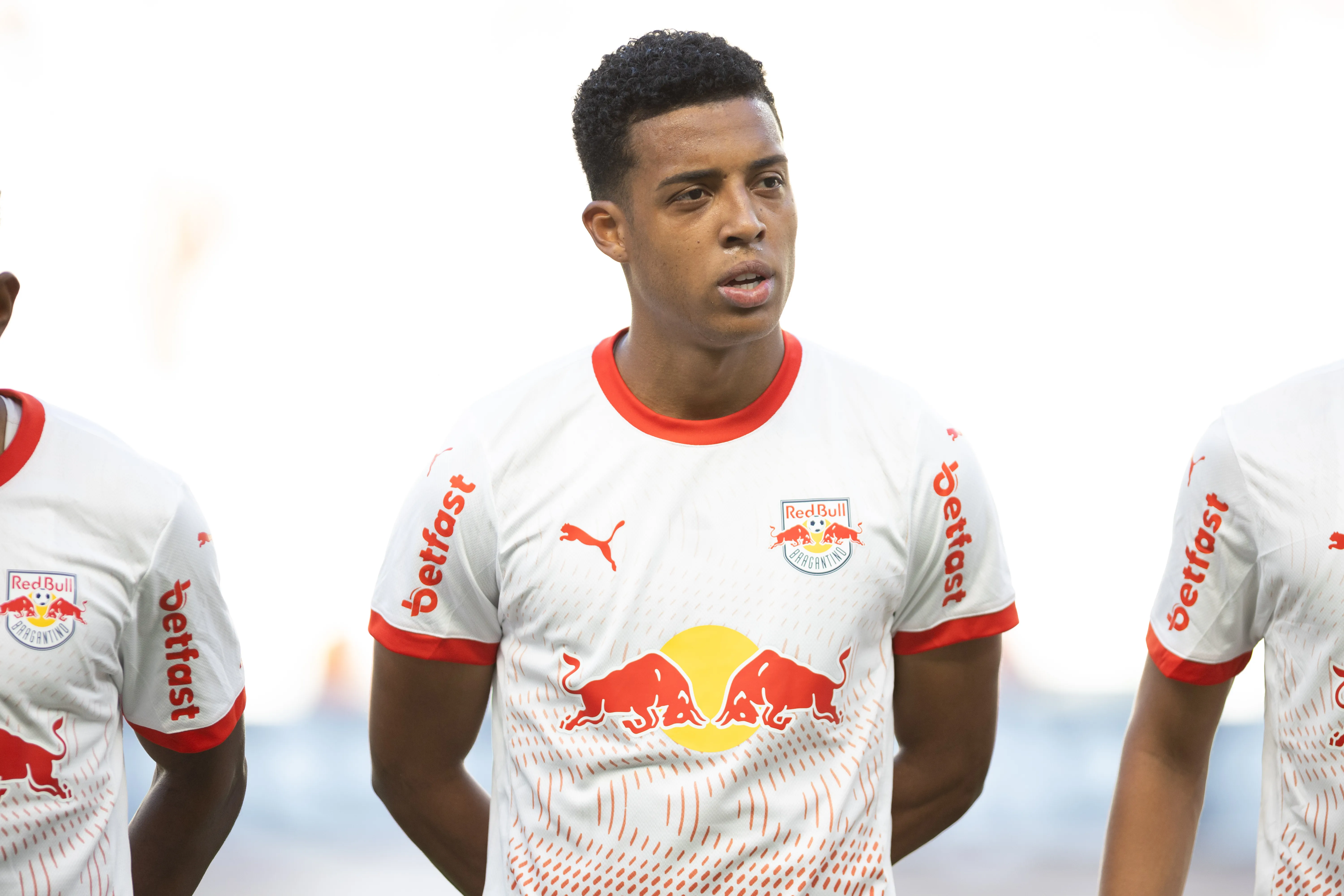 CE – FORTALEZA – 16/08/2025 – BRASILEIRO A 2025, CEARA X BRAGANTINO – Vanderlan jogador do Bragantino durante partida contra o Ceara no estadio Arena Castelao pelo campeonato Brasileiro A 2025. Foto: Baggio Rodrigues/AGIF