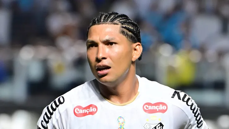 Rony lamenta empate do Santos com o Bahia