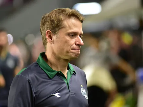 Expulsão muda jogo, e Coritiba perde para o Grêmio