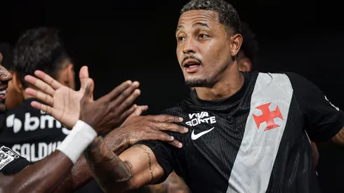 David jogador do Vasco comemora seu gol durante partida contra o Botafogo no estadio Sao Januario pelo campeonato Brasileiro A 2026. Foto: Thiago Ribeiro/AGIF