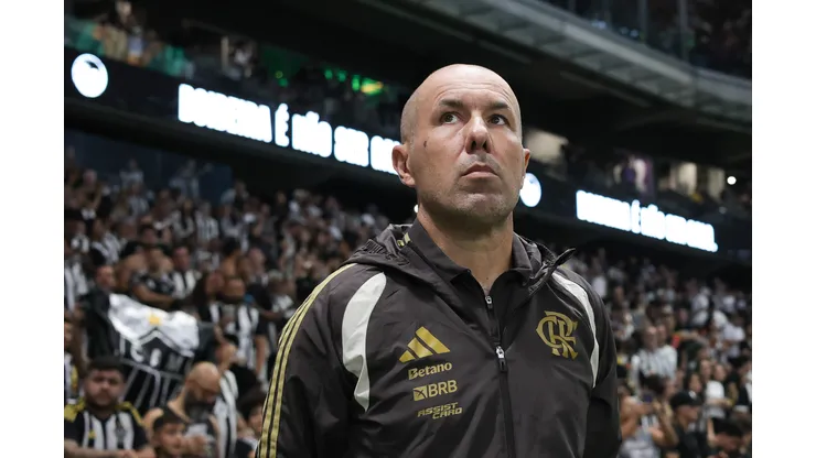 Leonardo Jardim tecnico do Flamengo durante partida contra o Atletico-MG no estadio Arena MRV pelo campeonato Brasileiro A 2026. Foto: Gilson Lobo/AGIF