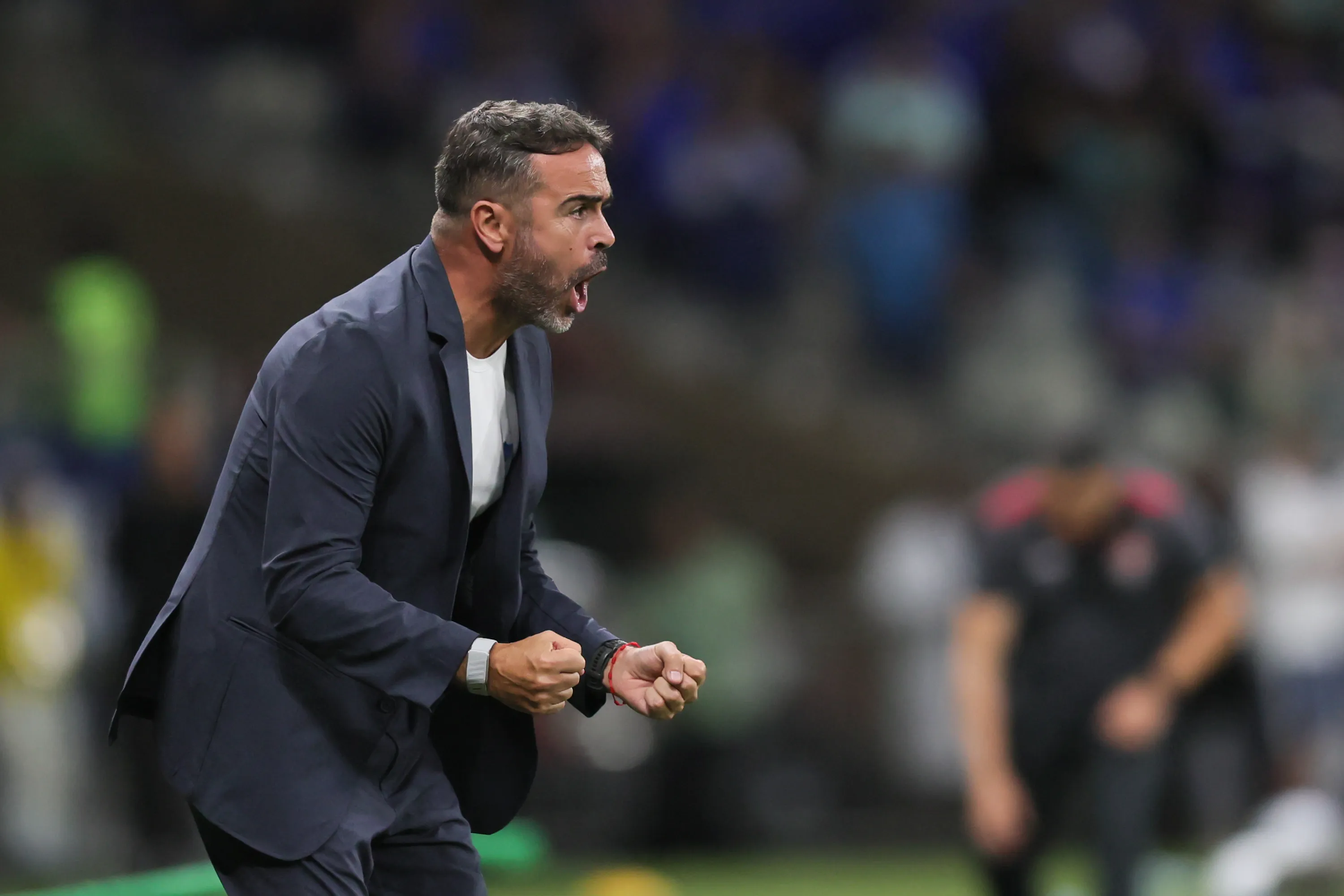 Artur Jorge tecnico do Cruzeiro durante partida contra o Vitoria no estadio Mineirao pelo campeonato Brasileiro A 2026. Foto: Gilson Lobo/AGIF