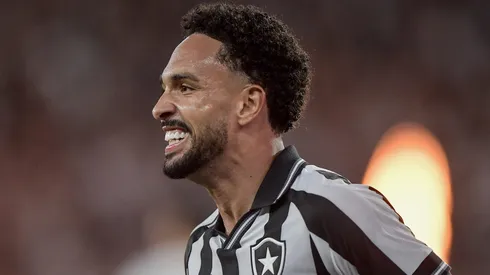 Vitinho admite 'prejuízo' com decisão de ex-técnico do Botafogo